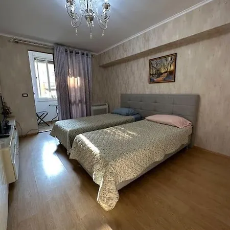 Apartment Dan's Bllok Tirana